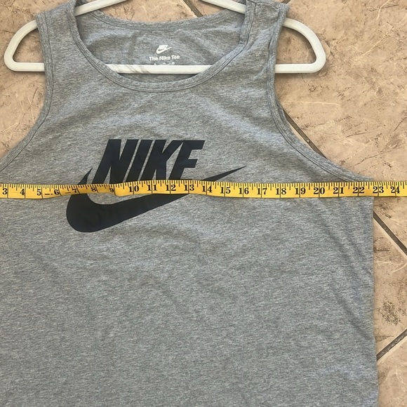 Nike Men's Light Gray Tank Top - Picture 5 of 6